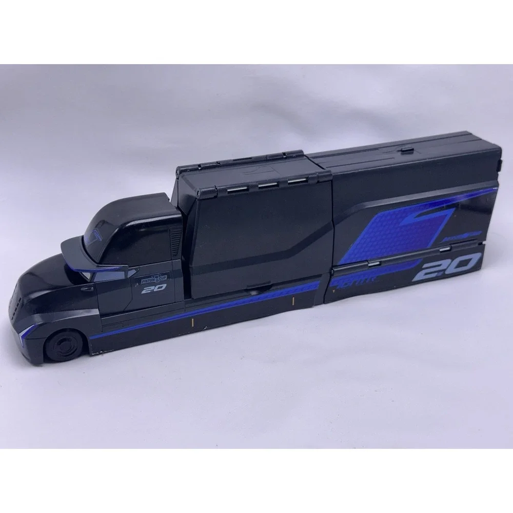 Disney Pixar Cars 3 Jackson Storm Gale Beaufort Transforming Hauler Truck Launch